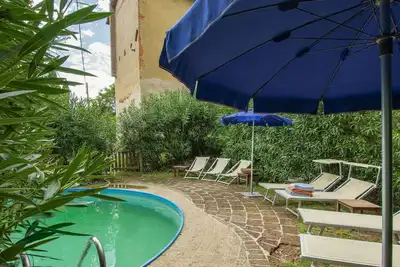 Image de Maison de vacances privée avec piscine privée, Wifi, Tv, patio, animaux admis, parking