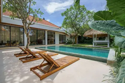 Image de New 4bdr King Bed Villa - Pool Wifi Parking