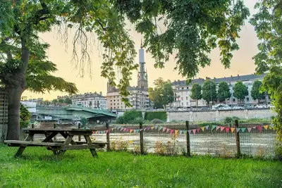 Image de Appartement avec jardin et parking au bord de la Seine face à la cathédrale