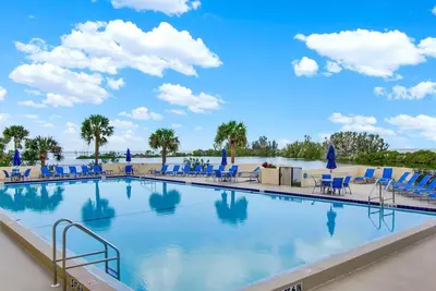 Image de Cozy 2bedroom condo in Hudson With Gulf views & Beach access with Pool, Wifi & Ac