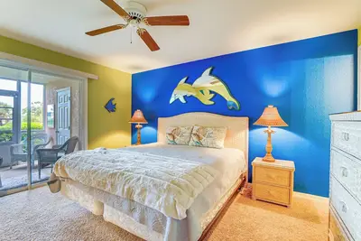 Image de 8 Mi to Beach w/ Pool Access: Englewood Condo!