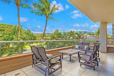 Image de Honua Kai K232 Modern 2Bedroom Condo with Indoor-Outdoor Living & Spacious Lanai
