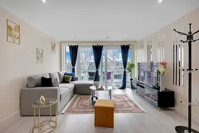 Image de Charming 2-Bedroom Apartment Overlooking the Marina in Beautiful Ipswich