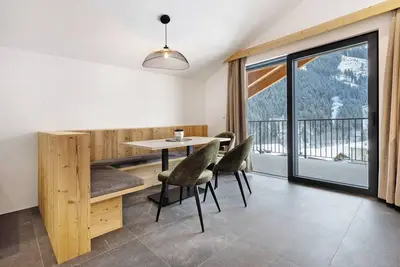 Image de Appartement 'Chalet Tribulaun - Apt 3' avec vue sur la montagne, terrasse partagée et Wi-Fi