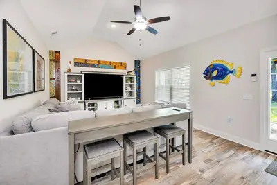 Image de Charming Brand New 3/2 Home- Downtown Darien 5 min away-High Speed internet