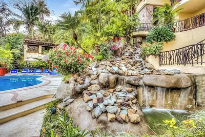 Image de Luxurious 5-bedroom villa with private pool and chef near the beach