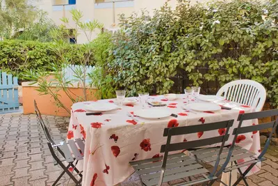 Image de T3 avec parking et terrasse proche de la mer