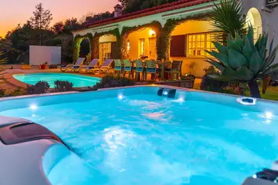 Image de Villa with heatable pool & Bbq, Galé