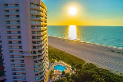 Image de Oceanside Treasure by GoldenCoastRentals