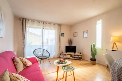 Image de Appartement 'Près Grands Buffet Et Centre Ville' avec balcon et Wi-Fi