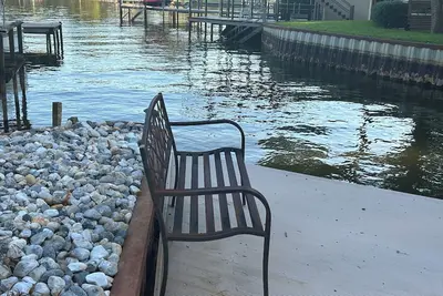 Image de Lake Front Cozy Cottage - Private Dock - Kayaks Included! Late Sunday Checkout