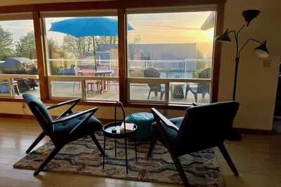 Image de Walk to the Beach - Large 3 Br in Freeland