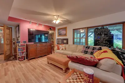 Image de 3 Mi to Iowa State University: Ames Apartment