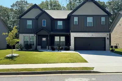 Image de Luxury 5-Bedroom, 4-Bath Home. Utilities Included. Pet Friendly