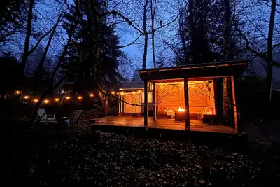Image de Riverwood Retreat: hot tub, outdoor sauna/shower on the Cheakamus River