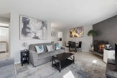 Image de Charming 2-bedroom apartment with WiFi, Ac in Olympia