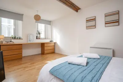 Image de Appartement-Moderne-Salle de bain privée-Vue ville