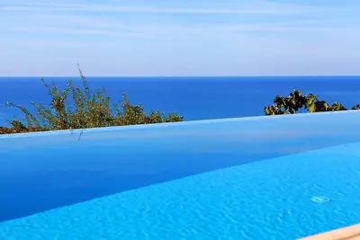 Image de Luxury Villa Escape with Breathtaking Sea Views & Perks