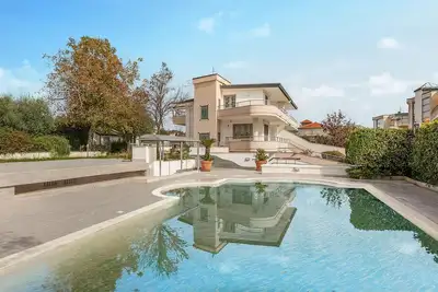 Image de Superbe maison de 3 chambres à Caserta