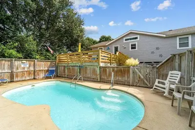 Image de Beach Box | 1900 ft to the beach | Private Pool and Hot Tub