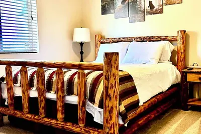 Image de Riverview Lodge \"Bear's Den\" Condominium Cabin #6