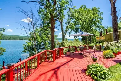 Image de Lake Heaven 50' Honeoye Lakefront - 1800 sqft with  Deck, Dock, and Kayaks