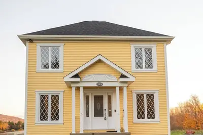 Image de Cozy, spacious farmhouse with a stunning view, 15 mins away from Mont Bromont