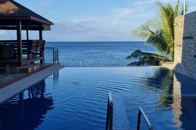 Image de Beachfront Villa with Infinity Pool, Well-Equipped Kitchen & Breathtaking Views