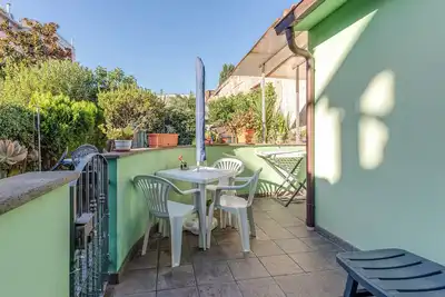 Image de Appartement 'Un Angolo Nel Verde A Empoli' avec terrasse partagée, Wi-Fi et climatisation