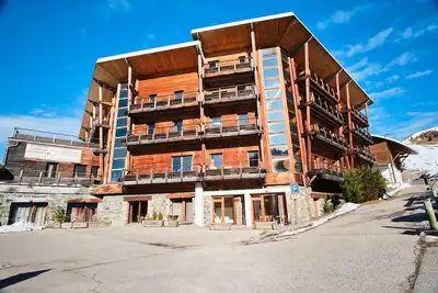 Image de Studio 'L'Oursière' avec vue sur montagne et balcon