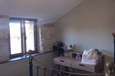 Image de Charming 2-bedroom house in fabulous Vieux-Ruffec with WiFi
