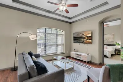 Image de Cozy 2br- Pool, Gym, Parkng, Near Bok Ctr&Arts Dstrct