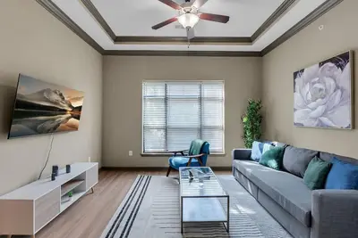 Image de Chic 2br- Pool, Gym, Parkng, Near Bok Ctr&Arts Dstrct