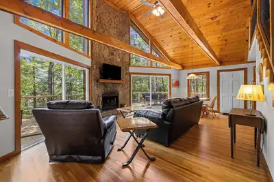 Image de Restin’ on the Ridge – Perfect Mountain Getaway for Family and Friends