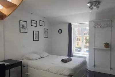 Image de Maison de Vincent, en plein centre ville, au pieds de la rue des restaurants.