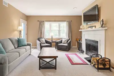 Cozy 2-Br Winterplace Condo Steps from Okemo Mtn.