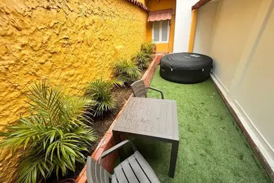 Image de Modern studio with jacuzzi in a quiet area by Parceros Group