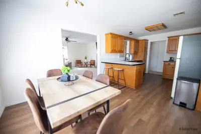 Image de 2-Bedroom 2-Bath Modern Duplex