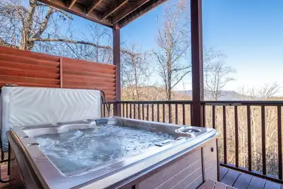 Image de *Cozy Cabin w/ Hot Tub! Pool Table + Firepit + WiFi*