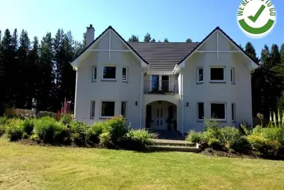 Image de Luxury Scottish Highland Country House with large private gardens by Inverness