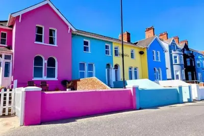 Image de Edwardian Beach Villa in Whitehead, Beach Front Period Edwardian Villa
