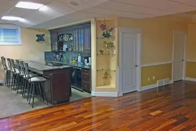 Image de Private Room with Small Patio + Ensuite Bathroom!