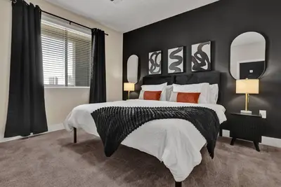 Image de Chic Flat w/ Rooftop Lounge & Stunning City Views