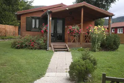 Image de Chalet Aloya **** dans un camping avec piscine, Hammam, Sauna, etc.