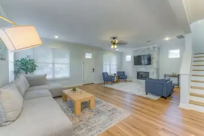 Image de Spa Oasis: Sauna & Cold Plunge in New lux home!