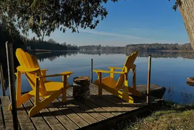 Image de Relaxing Lucky Dog Cottage Retreat at the Lake Edge Cottages!