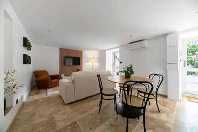 Image de Air-cond and designer apartment with terrace