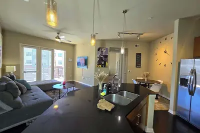 Image de *Spring Break* Luxury Galleria Condo + Pool (Hple)