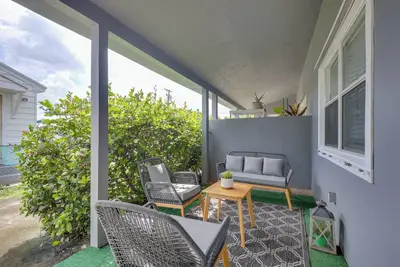 Image de 3 Mi to Beach: Quaint Home w/ Patio in Hollywood