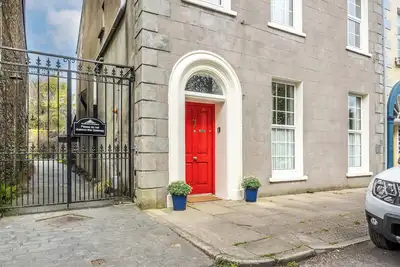 Elegant Suite in  Historic Georgian Home, Emmet Square, Clonakilty